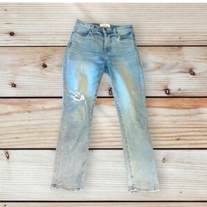 Evereve Jeans light Blue denim ripped knee ankle straight  W24 L27